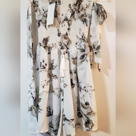 Romper, Floral - Picture 5 of 8